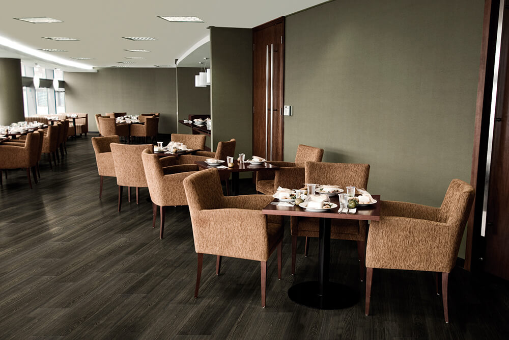 ambientada_hotelaria_bares-e-restaurantes_lvt_ambienta-series_spec_tabaco_régua_24038634_1556892884_3000x2000